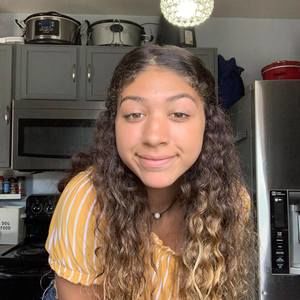 Meet your Posher, Layla